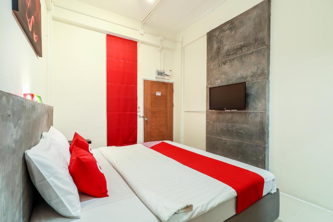 Oyo 412 7 Days Hotel Чиангмай Экстерьер фото