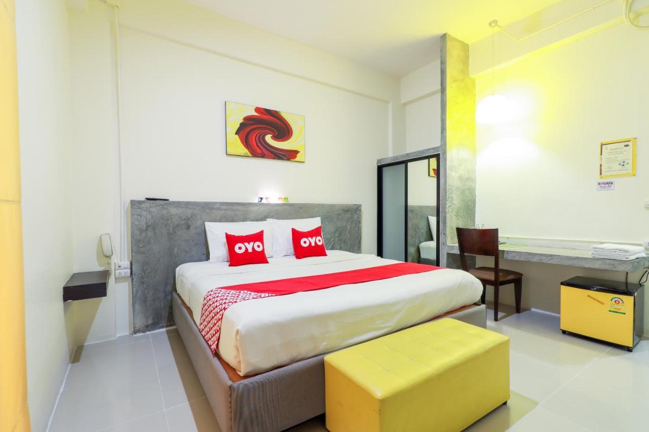 Oyo 412 7 Days Hotel Чиангмай Экстерьер фото