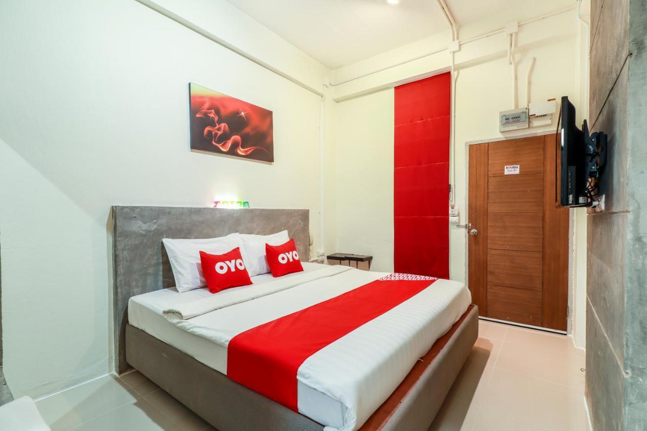 Oyo 412 7 Days Hotel Чиангмай Экстерьер фото